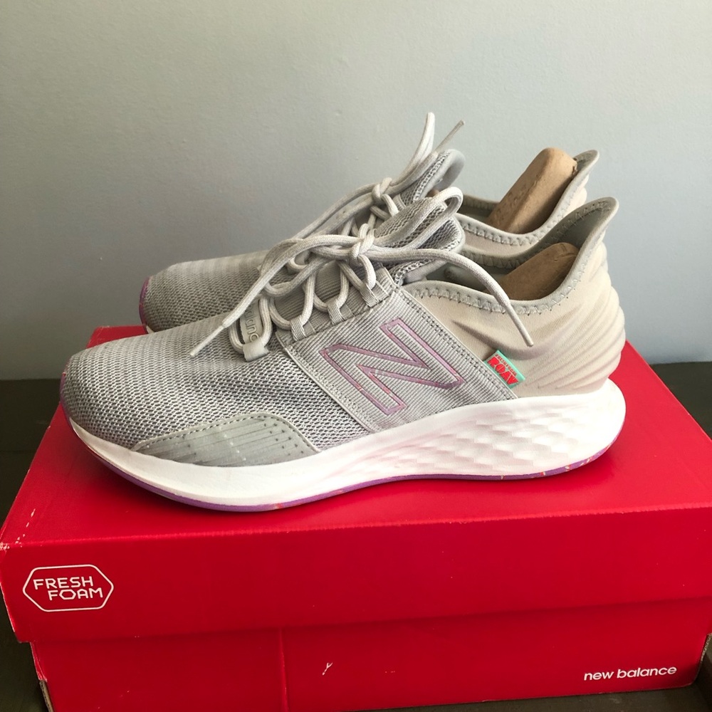 NEW BALANCE FOAM ROAV 🖤 only worn once!! - Picture 12 of 12